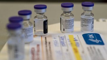 Κίνα: Δωρίζει 2 δισ. δόσεις του εμβολίου κατά της Covid-19