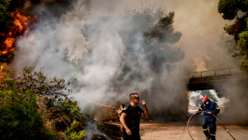 Πυρκαγιές - Υπουργείο Εσωτερικών: Άμεση χορήγηση 1,5 εκατ. ευρώ σε 17 Δήμους και 5 Περιφέρειες