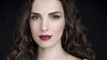 Φωτεινή Δάρρα: Η αδερφή μου και ο γαμπρός μου έχουν τραπεί σε άτακτη φυγή