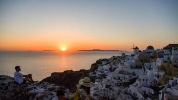 Δεν πτοούνται οι Γερμανοί τουρίστες από τις πυρκαγιές: Δεν ακυρώνουν τις κρατήσεις