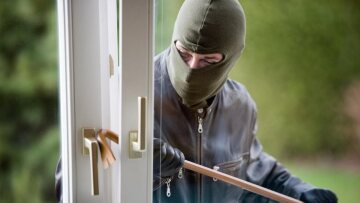 Λαμία: Οι τρεις ανήλικοι Ρομά διαρρήκτες εγκλωβίστηκαν σε μπαλκόνι στη Λαμία