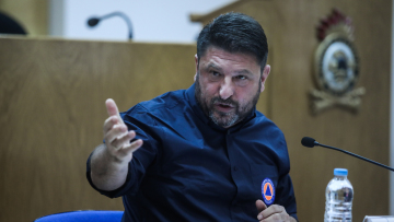 Φωτιές: Η απάντηση Χαρδαλιά στον Τσίπρα για τα «κλειστά κινητά» και την έλλειψη ενημέρωσης