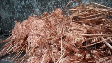 Θεσσαλονίκη: Πήγαν να κλέψουν καλώδια χαλκού από φωτοβολταϊκά και έβαλαν φωτιά!