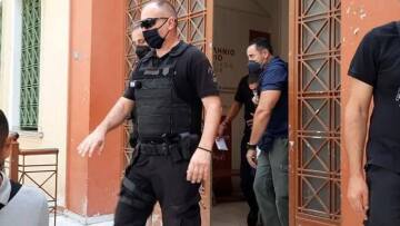 Σέρρες: Προφυλακίστηκε ο 21χρονος που σκότωσε τον φίλο του - Το ξέσπασμα του πατέρα του θύματος έξω από τα δικαστήρια 