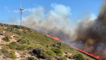 Φωτιά στα Μεσοχώρια Ευβοίας - Εκκενώσεις χωριών 