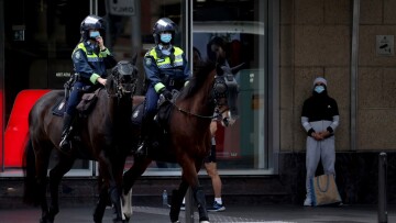 Κορωνοϊός - Αυστραλία: Ενισχύεται κι άλλο το lockdown με υπερεξουσίες στην αστυνομία και τσουχτερά πρόστιμα