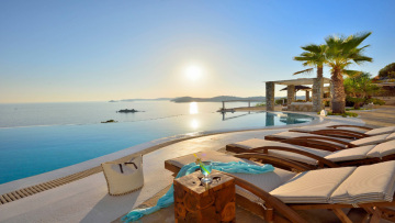 Μύκονος: «Στέρεψε» το νερό στο νησί - Αδειάζουν οι πισίνες 