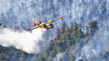 Με Canadair 48 ετών η πυρόσβεση - Το 1975 παραλήφθηκαν τα πρώτα αεροσκάφη CL-215