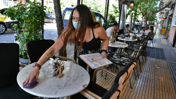 Κορωνοϊός: Χειμώνας μετ’ εμποδίων για τους ανεμβολίαστους - Σκέψεις για επιστροφή της μάσκας σε εξωτερικούς χώρους