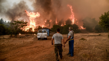 Φωτιά στα Βίλια: Καίει για πέμπτη μέρα - Κινείται προς το όρος Κανδήλι το πύρινο μέτωπο
