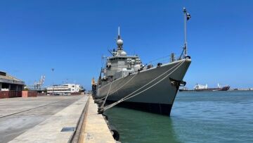 ΓΕΕΘΑ: Στο λιμάνι της Χάιφα η φρεγάτα «Κανάρης» - Δείτε φωτογραφίες