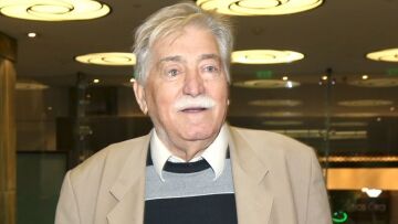 Δημοσία δαπάνη η κηδεία του Ανέστη Βλάχου - Η ανάρτηση της οικογένειας