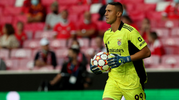 Champions League: Στους ομίλους με ήρωα Βλαχοδήμο η Μπενφίκα - Πέρασαν οι Μάλμε και Γιουνγκ Μπόις - Δείτε τα γκολ