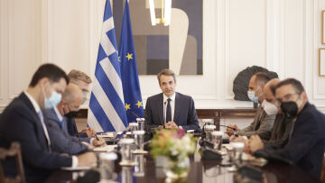 Μίκης Θεοδωράκης - Μητσοτάκης: Τριήμερο εθνικό πένθος - Η Ρωμιοσύνη σήμερα κλαίει