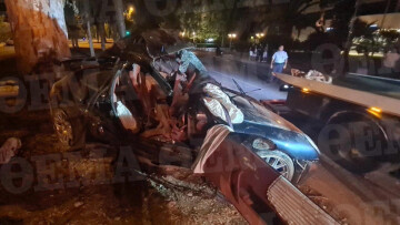 Mad Clip: Βίντεο από την προσπάθεια απεγκλωβισμού - Άμορφη μάζα σιδερικών η Porsche