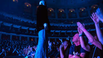 Bρετανία: Με διαβατήριο εμβολιασμού η είσοδος σε κλαμπ και κλειστούς χώρους διασκέδασης