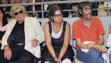 Γιος Θεοδωράκη: «Δεν αψήφησα τον πατέρα μου εν ζωή, δεν θα το κάνω ούτε τώρα» 