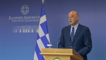 Στην Τυνησία αύριο ο Νίκος Δένδιας με 100.000 εμβόλια