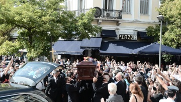 Μίκης Θεοδωράκης: Γιατί η σορός του έφθασε στη Μητρόπολη με δύο ώρες καθυστέρηση 