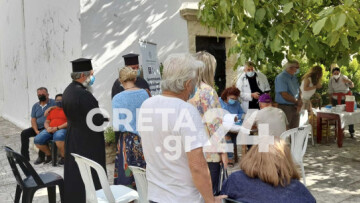 Εμβολιαστικό κέντρο η εκκλησία στις Αρχάνες - Δεκάδες πολίτες σπεύδουν να εμβολιαστούν