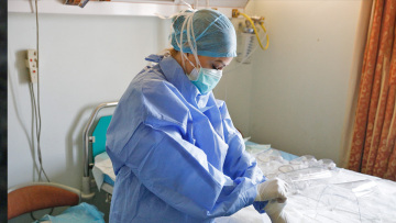 Οικονόμου: Αύριο η τροπολογία για τους υγειονομικούς - Άμεσα στις θέσεις τους μετά την πρώτη δόση του εμβολίου