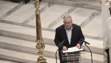 Μίκης Θεοδωράκης - Ο αποχαιρετισμός του Δ. Κουτσούμπα: «Είσαι φως που πατεί χαρούμενο τον Άδη» 