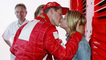 Κορίνα Σουμάχερ: «Ο Μίκαελ είναι διαφορετικός αλλά είναι εδώ»