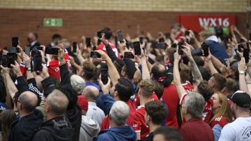 Ρονάλντο: «Πανικός» έξω από το «Όλντ Τράφορντ» για την επιστροφή του Πορτογάλου