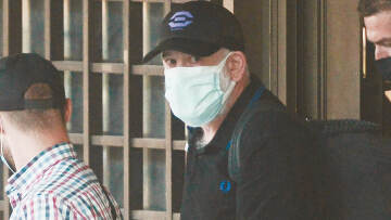 Πέτρος Φιλιππίδης: «Εκμεταλλεύτηκαν την έντονη ερωτική μου ζωή και τη δημοφιλία μου» λέει στην απολογία του