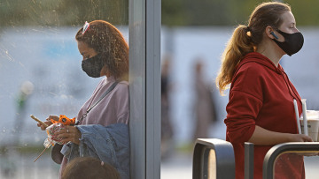 Κορωνοϊός - Bloomberg: Τι να περιμένουμε τους επόμενους έξι μήνες της πανδημίας