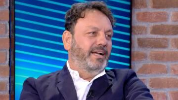 Στάθης Αγγελόπουλος: Αρνείται το εμβόλιο κι ας έμεινε 13 ημέρες στη ΜΕΘ από κορωνοϊό - «Ας πεθάνω»