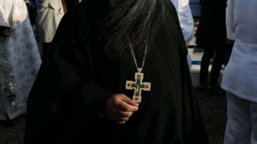 Λάρισα: 80χρονος ιερέας ασελγούσε σε 11χρονο κορίτσι - Καταδικάστηκε για συνέργεια η μητέρα του παιδιού