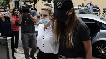 Έλενα Πολυχρονοπούλου: «Ζούσα το όνειρο του γάμου, δεν ξέρω τίποτα για τα ναρκωτικά»