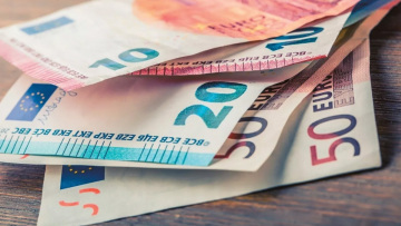 Συντάξεις χηρείας: Πότε και γιατί μειώνονται στο 35% μετά την τριετία