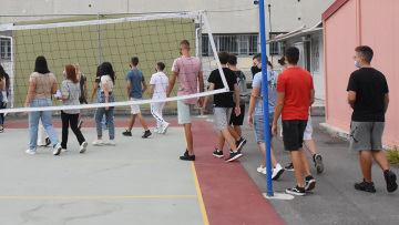 Σύρος: Μήνυση μητέρας - καθηγήτριας, αρνήτριας των σελφ τεστ σε διευθυντή σχολείου