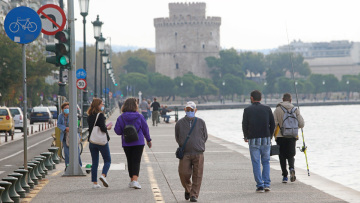 Κορωνοϊός: Βόρεια Ελλάδα και σχολεία έχουν σημάνει συναγερμό σε κυβέρνηση και ειδικούς
