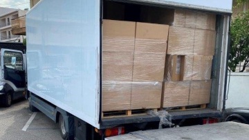 Βρέθηκε φορτηγό με 165.000 πακέτα λαθραία τσιγάρα στον Ασπρόπυργο