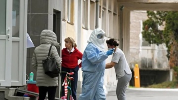 Κορωνοϊός - Γερμανία: Τέσσερις πλήρως εμβολιασμένοι βρέθηκαν θετικοί στην παραλλαγή Όμικρον	