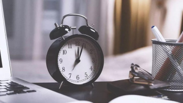 Αλλαγή ώρας 2021: Θα γυρίσουμε τους δείκτες στα ρολόγια μας τον Οκτώβριο;