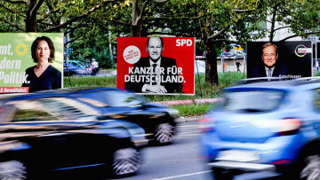 Γερμανικές εκλογές: Όλα τα σενάρια για την επόμενη μέρα μετά την εποχή Μέρκελ - Άνοιξαν οι κάλπες