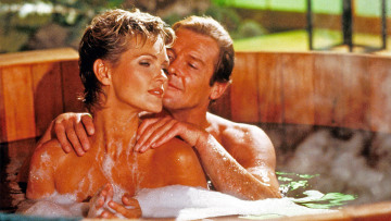 Ο Τζέιμς Μποντ και οι «αμέτρητες» ερωμένες του: Ποιος «007» ήταν ο πιο... γυναικάς