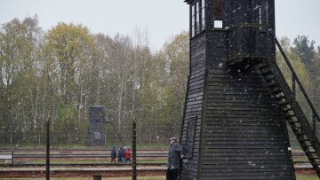 Σε δίκη στη Γερμανία 96χρονη που υπήρξε γραμματέας των Ναζί - «Αφήστε την ήσυχη» λέει ένα θύμα
