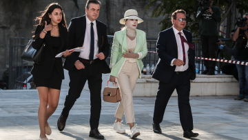 Επίθεση με βιτριόλι: «Θα ζητήσω τη βίαιη προσαγωγή του 40χρονου στο δικαστήριο», λέει ο δικηγόρος της Ιωάννας