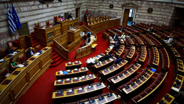 Βουλή: Ψηφίστηκε το νομοσχέδιο για την Κοινωνική Προστασία