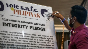 Φιλιππίνες: Ξεκίνησε η προεκλογική περίοδος με πρώην μποξέρ, πλήθος σελέμπριτις και... έναν φυλακισμένο