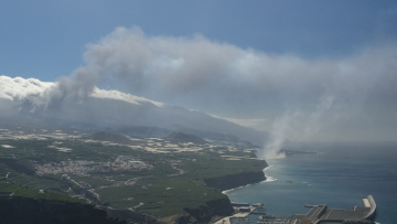 Λα Πάλμα: Νέο ποτάμι λάβας από το ηφαίστειο Κούμπρε Βιέχα - Εντυπωσιακές εικόνες από το διάστημα