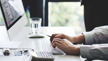 To «παράθυρο» για αφορολόγητες δωρεές χρημάτων και προς αδέλφια, ανίψια, θείους και ξαδέλφια