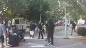 Δείτε βίντεο: Επίθεση ακροδεξιών στο Νέο Ηράκλειο – Αναφορές για τραυματίες