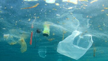 Σε τροχιά συμφωνίας 180 κράτη για τα πλαστικά – Στόχος να υπογραφεί συνθήκη το 2024