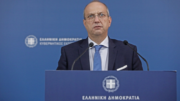 Οικονόμου: Οι εμβολιασμένοι δικαιούνται να έχουν προνόμια - Η χώρα δεν πρόκειται να ξανακλείσει